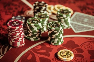 mcd Playtech blackjack table with live dealer and betting interface